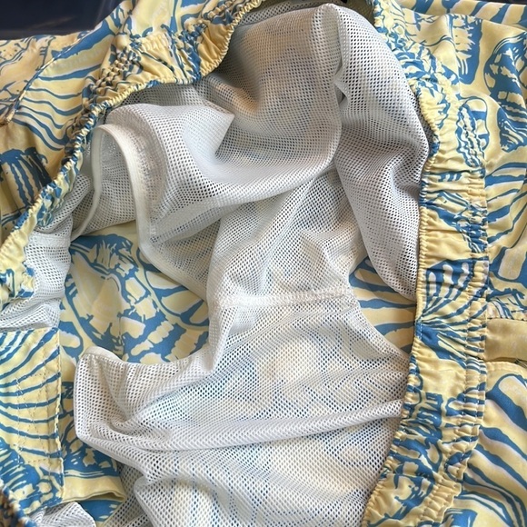 Vineyard Vines yellow, and blue seashell Trunks SZ XL - Picture 7 of 10